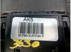 Recambio de warning para kia sportage drive 4x2 referencia OEM IAM 937903U010AK5   2