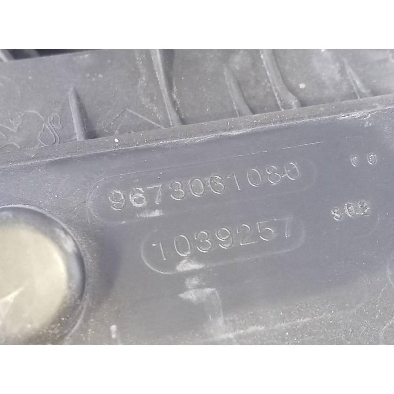 Recambio de filtro aire para peugeot 308 access referencia OEM IAM 9673061080 1039257 P2-B3-4