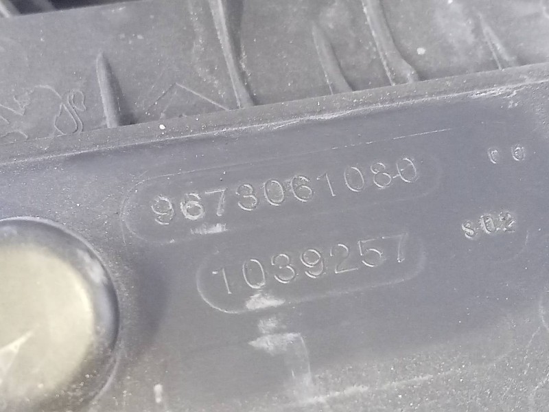 Recambio de filtro aire para peugeot 308 access referencia OEM IAM 9673061080 1039257 P2-B3-4