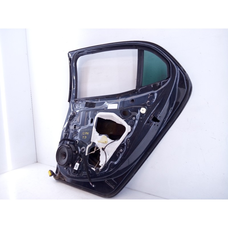 Recambio de puerta trasera derecha para renault megane iv berlina 5p life referencia OEM IAM   E4-B3-8