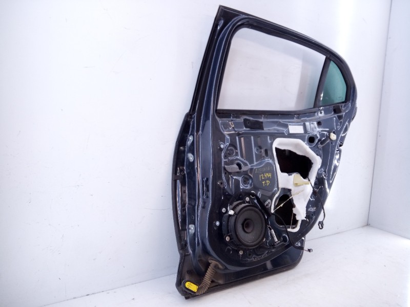 Recambio de puerta trasera derecha para renault megane iv berlina 5p life referencia OEM IAM   E4-B3-8