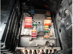 CAJA RELES / FUSIBLES 