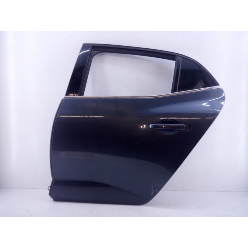 Recambio de puerta trasera izquierda para renault megane iv berlina 5p life referencia OEM IAM   E4-A3-10