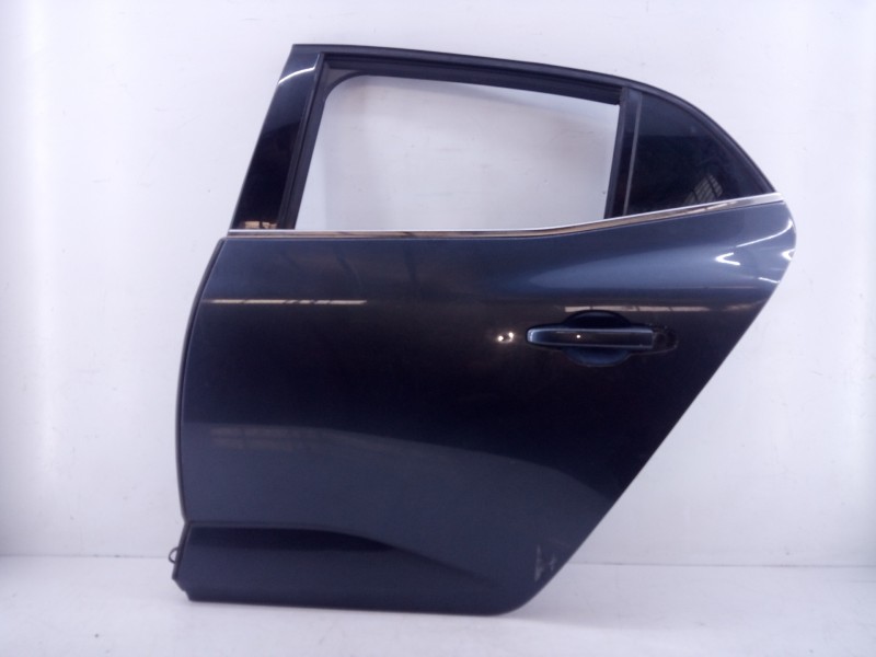 Recambio de puerta trasera izquierda para renault megane iv berlina 5p life referencia OEM IAM   E4-A3-10