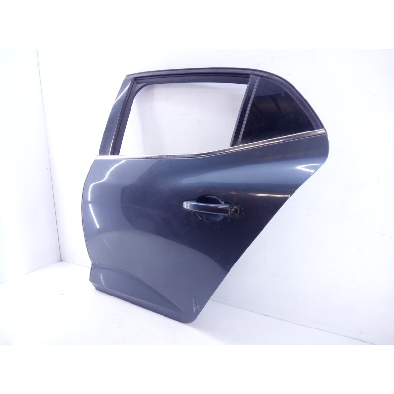 Recambio de puerta trasera izquierda para renault megane iv berlina 5p life referencia OEM IAM   E4-A3-10