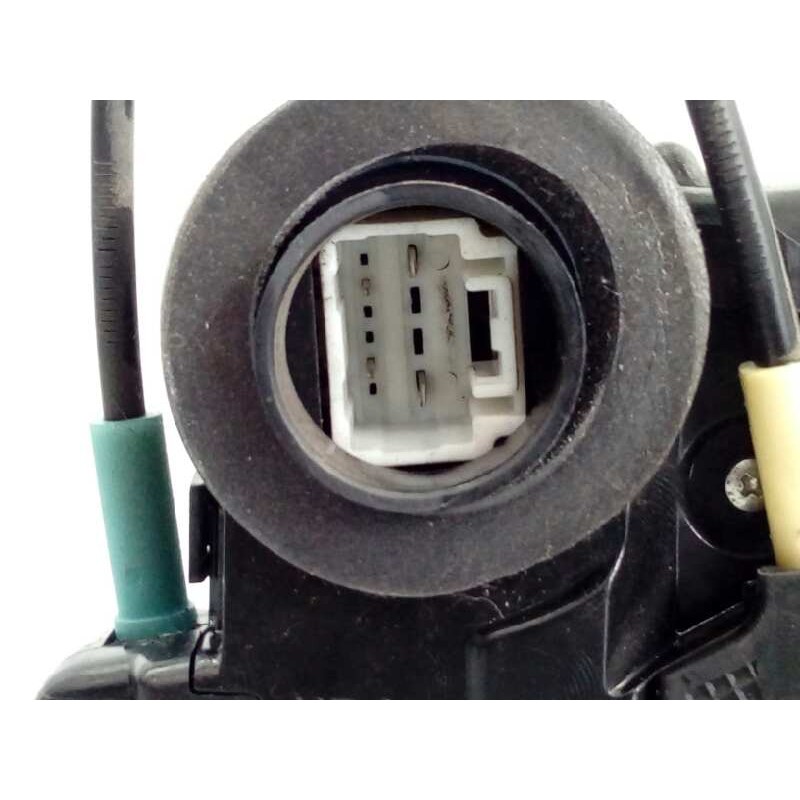 Recambio de cerradura puerta trasera derecha para toyota verso advance referencia OEM IAM B2411  E2-B4-30-1