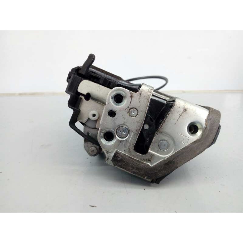 Recambio de cerradura puerta trasera derecha para toyota verso advance referencia OEM IAM B2411  E2-B4-30-1