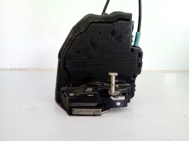 Recambio de cerradura puerta trasera derecha para toyota verso advance referencia OEM IAM B2411  E2-B4-30-1