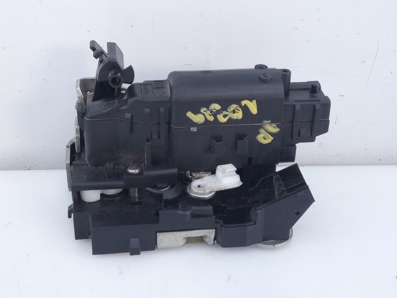 Recambio de cerradura puerta delantera derecha para dacia dokker ambiance referencia OEM IAM 3620  