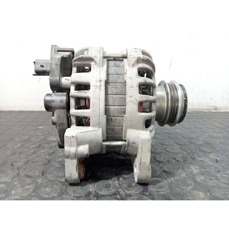 Recambio de alternador para dacia sandero ambiance referencia OEM IAM 231008386R F000BL0457 P3-A5-2-2