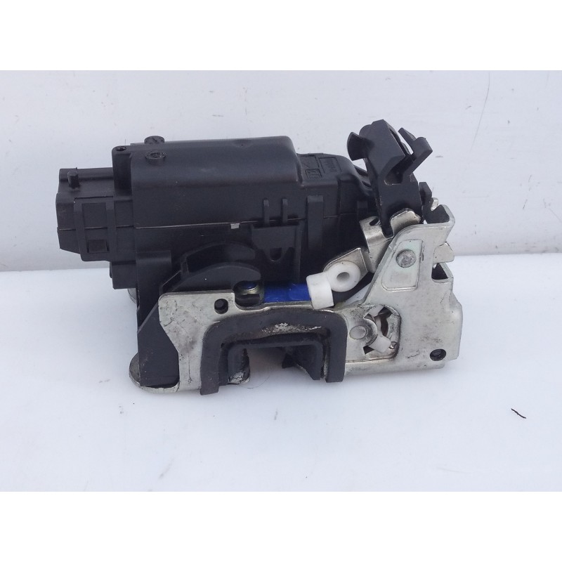 Recambio de cerradura puerta delantera derecha para dacia dokker ambiance referencia OEM IAM 3620  