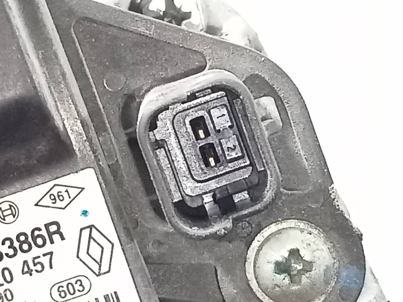 Recambio de alternador para dacia sandero ambiance referencia OEM IAM 231008386R F000BL0457 P3-A5-2-2