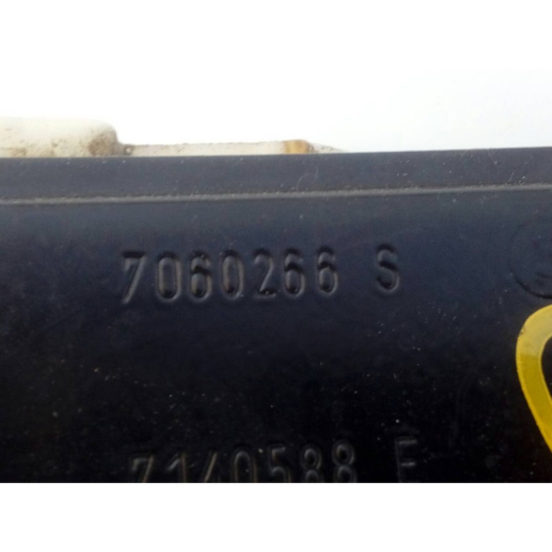 Recambio de elevalunas delantero derecho para bmw serie 3 berlina (e90) 318d referencia OEM IAM 7060266S  E1-A3-4-2