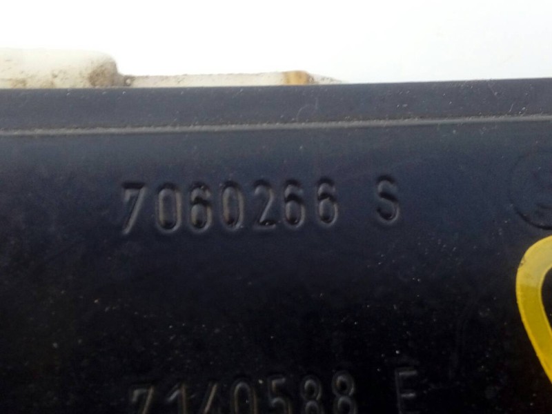 Recambio de elevalunas delantero derecho para bmw serie 3 berlina (e90) 318d referencia OEM IAM 7060266S  E1-A3-4-2