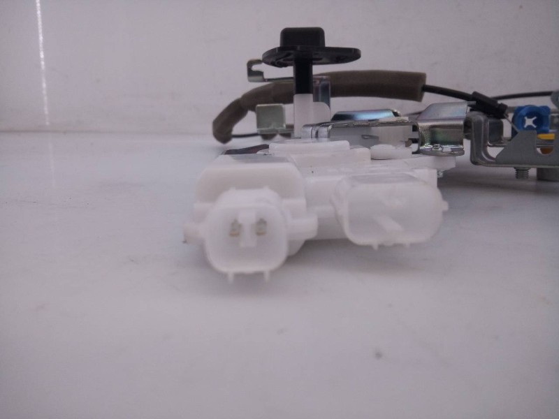 Recambio de cerradura puerta trasera izquierda para dacia dokker ambiance referencia OEM IAM   E1-A1-36-1