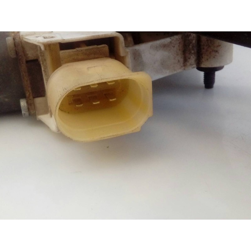 Recambio de elevalunas delantero derecho para bmw serie 3 berlina (e90) 318d referencia OEM IAM 7060266S  E1-A3-4-2