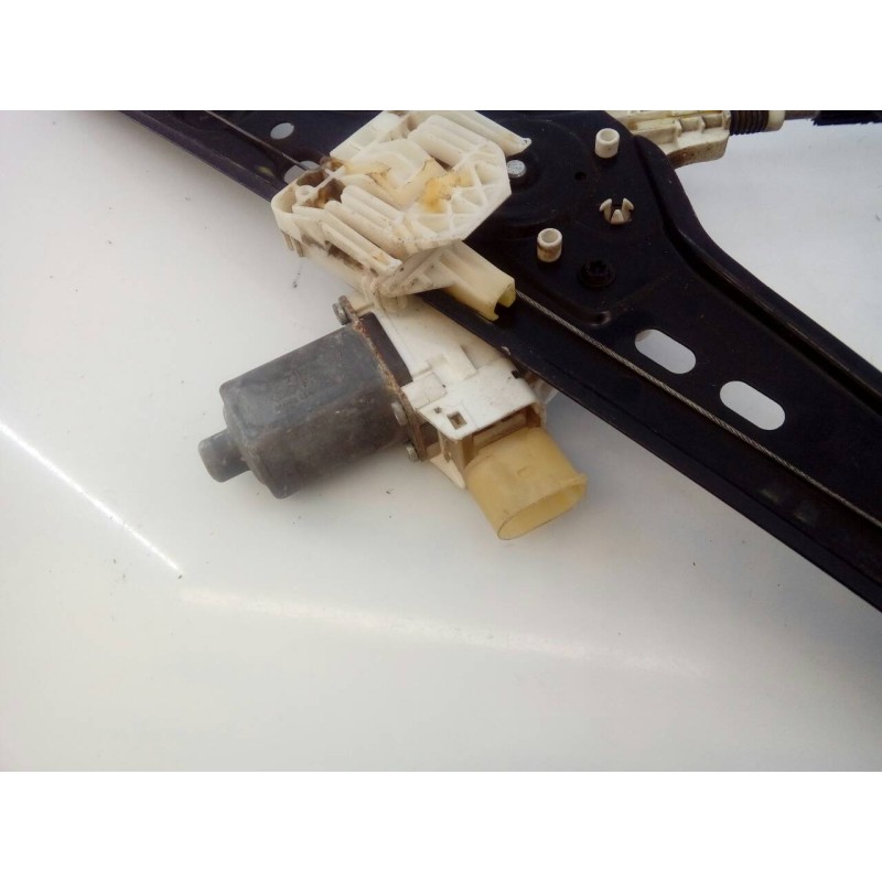 Recambio de elevalunas delantero derecho para bmw serie 3 berlina (e90) 318d referencia OEM IAM 7060266S  E1-A3-4-2