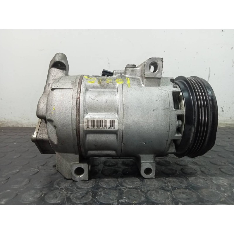 Recambio de compresor aire acondicionado para dacia sandero ambiance referencia OEM IAM 926006775R  P3-A2-8-3