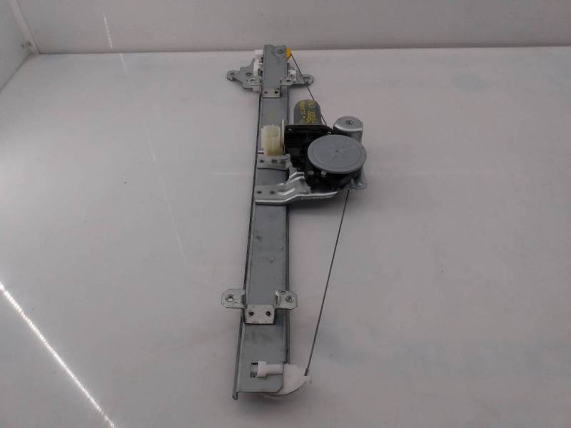 Recambio de elevalunas delantero izquierdo para nissan x-trail (t32) tekna referencia OEM IAM 807304CA1A 0620403410 E2-A4-15-1