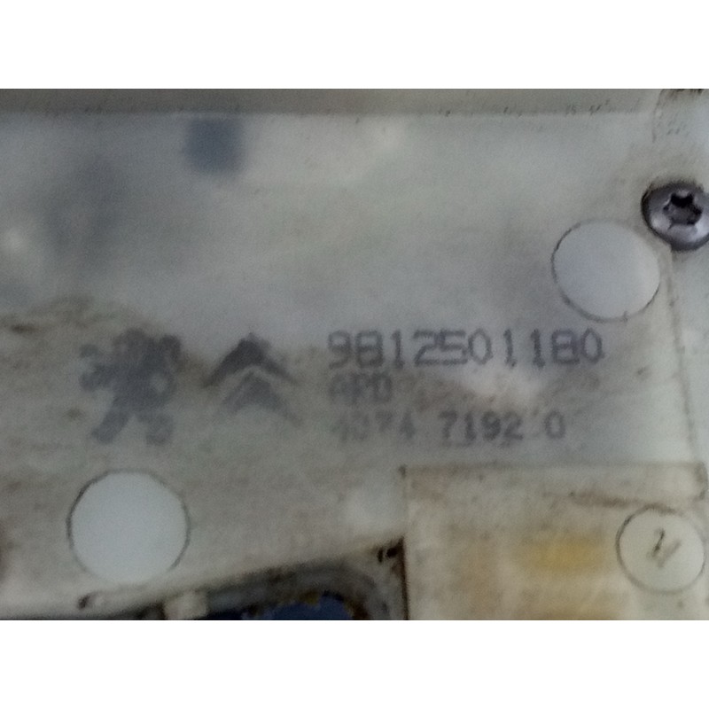 Recambio de cerradura puerta trasera derecha para peugeot 208 style referencia OEM IAM 9812501180  E1-A4-52-2
