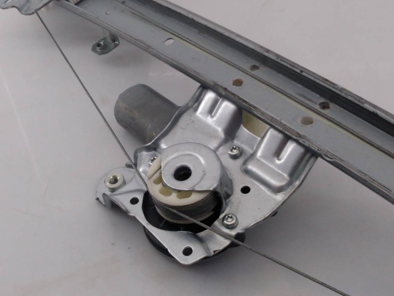 Recambio de elevalunas delantero izquierdo para nissan x-trail (t32) tekna referencia OEM IAM 807304CA1A 0620403410 E2-A4-15-1