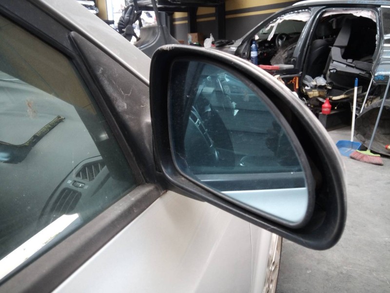 Recambio de retrovisor derecho electrico para kia cee´d active referencia OEM IAM   