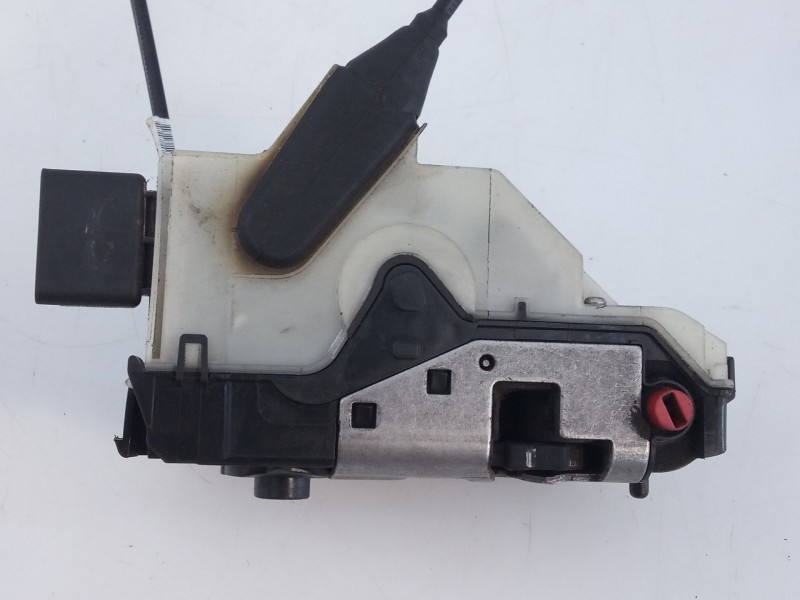 Recambio de cerradura puerta trasera derecha para peugeot 208 style referencia OEM IAM 9812501180  E1-A4-52-2