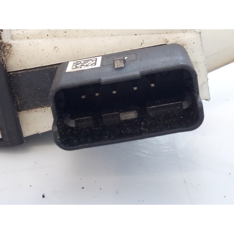 Recambio de cerradura puerta trasera derecha para peugeot 208 style referencia OEM IAM 9812501180  E1-A4-52-2