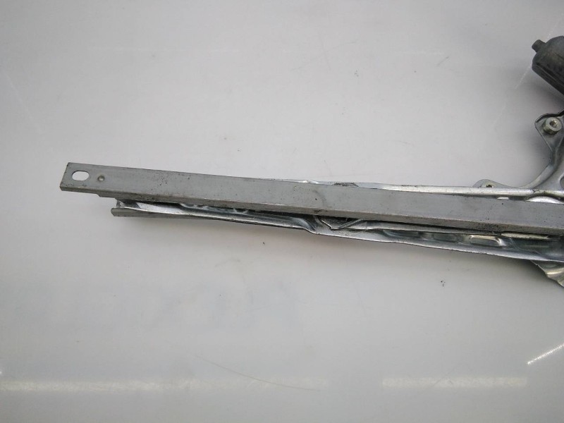 Recambio de elevalunas trasero derecho para nissan x-trail (t32) tekna referencia OEM IAM 827204CA0A 2621004650 E2-A4-8-2