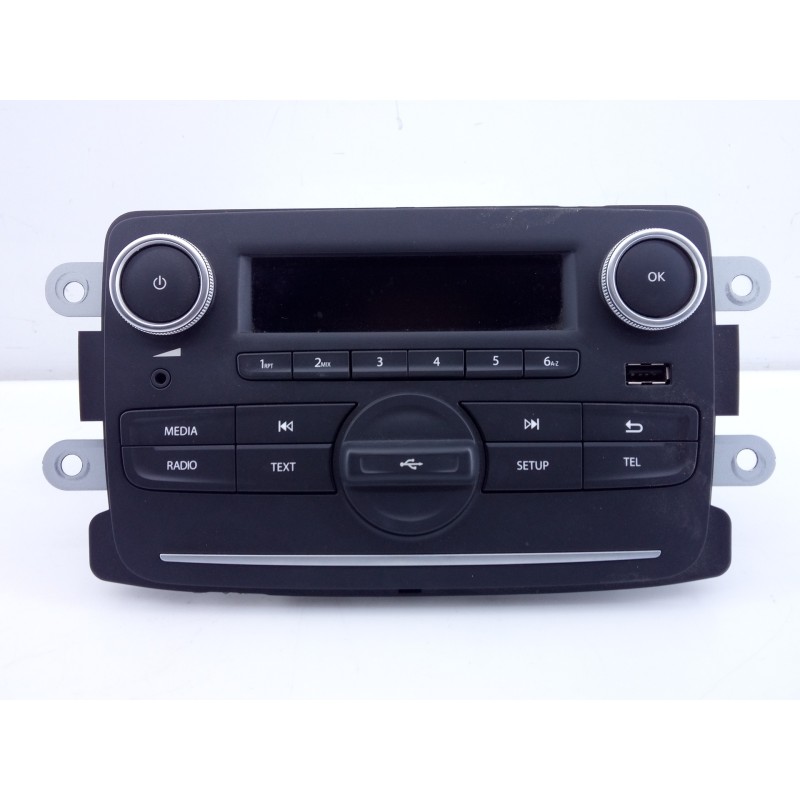Recambio de sistema audio / radio cd para dacia dokker ambiance referencia OEM IAM 281158515R  E2-A1-39-3