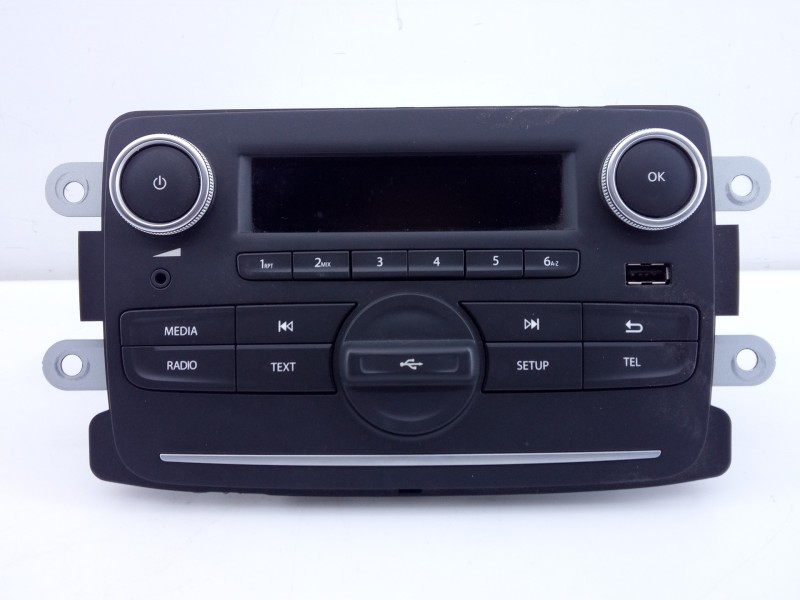 Recambio de sistema audio / radio cd para dacia dokker ambiance referencia OEM IAM 281158515R  E2-A1-39-3