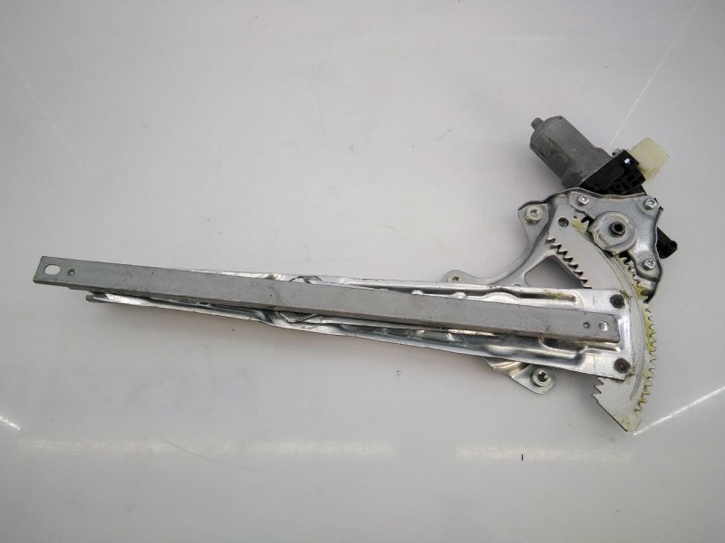 Recambio de elevalunas trasero derecho para nissan x-trail (t32) tekna referencia OEM IAM 827204CA0A 2621004650 E2-A4-8-2