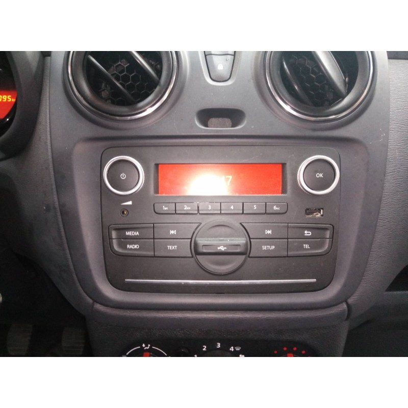 Recambio de sistema audio / radio cd para dacia dokker ambiance referencia OEM IAM 281158515R  E2-A1-39-3