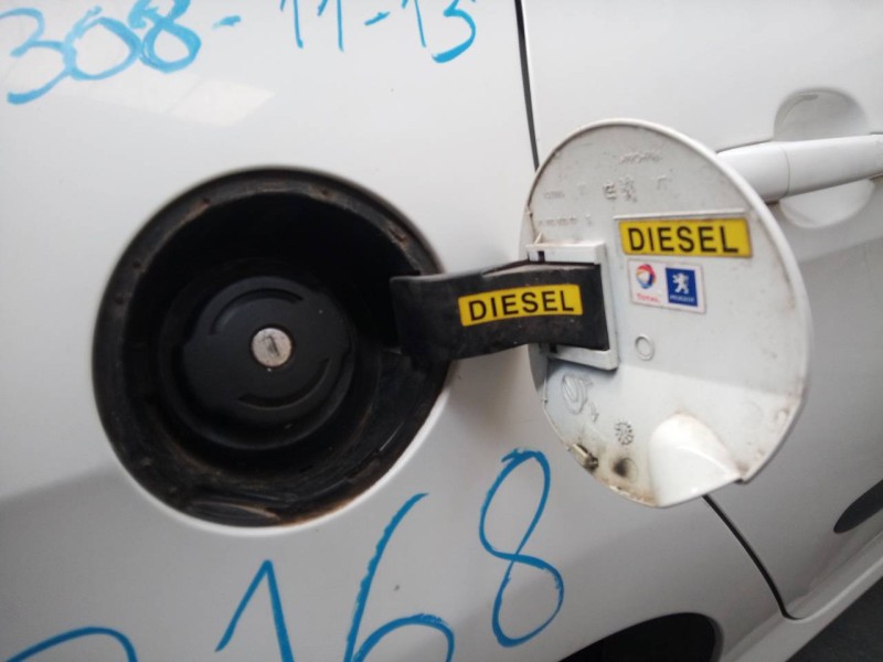 Recambio de tapa exterior combustible para peugeot 308 access referencia OEM IAM   