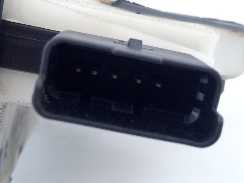 Recambio de cerradura puerta trasera izquierda para peugeot 208 style referencia OEM IAM 9812901280  E1-A4-52-2