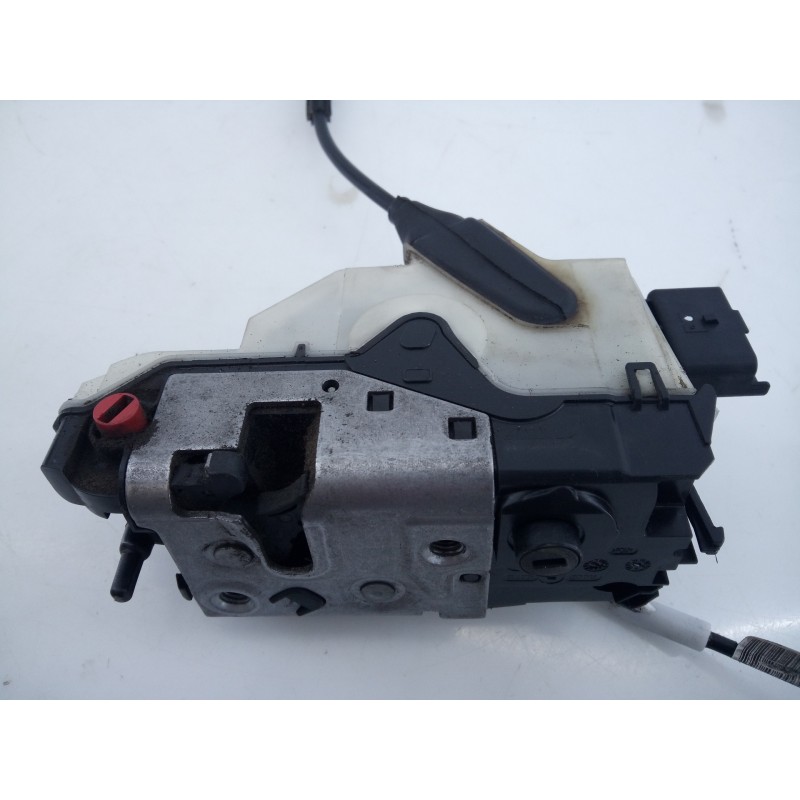 Recambio de cerradura puerta trasera izquierda para peugeot 208 style referencia OEM IAM 9812901280  E1-A4-52-2