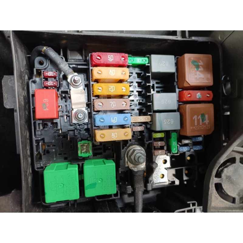 Recambio de caja reles / fusibles para opel corsa f cosmos referencia OEM IAM 9804848480  