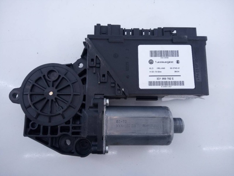 Recambio de motor elevalunas delantero derecho para porsche cayenne (typ 9pa) s referencia OEM IAM 3D1959792E 0130921765 E1-A5-3