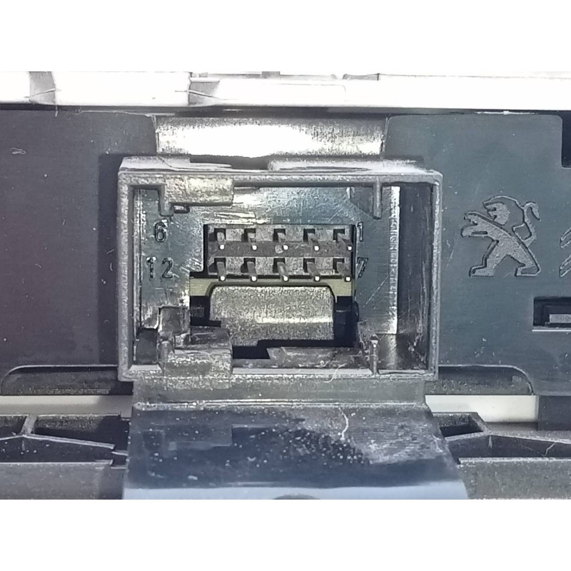 Recambio de sistema navegacion gps para peugeot 2008 (p1) active referencia OEM IAM 9824619980 9835408980 E3-B2-34-1