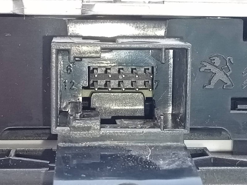 Recambio de sistema navegacion gps para peugeot 2008 (p1) active referencia OEM IAM 9824619980 9835408980 E3-B2-34-1