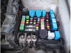 CAJA RELES / FUSIBLES 