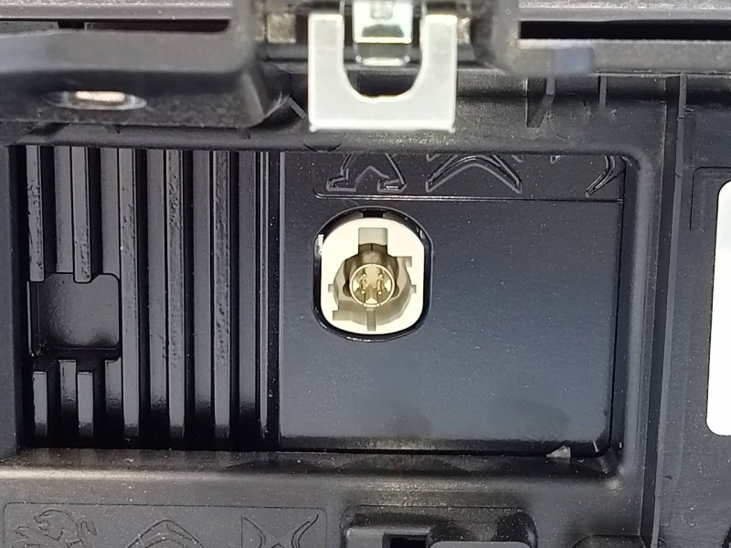 Recambio de sistema navegacion gps para peugeot 2008 (p1) active referencia OEM IAM 9824619980 9835408980 E3-B2-34-1