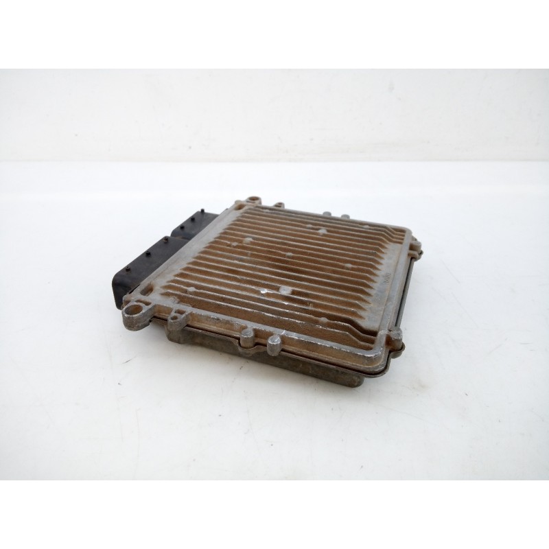 Recambio de centralita motor uce para dodge nitro se referencia OEM IAM P05094575AE 0281013660 E3-B6-23-1