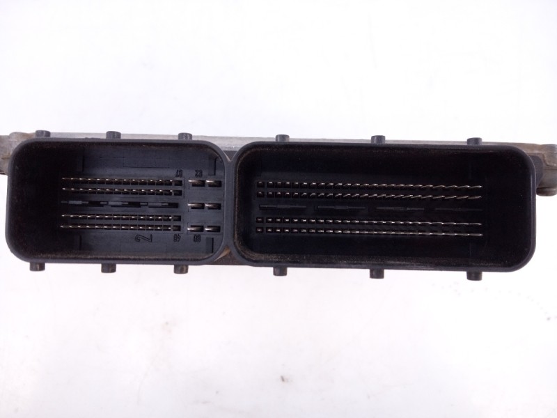 Recambio de centralita motor uce para dodge nitro se referencia OEM IAM P05094575AE 0281013660 E3-B6-23-1