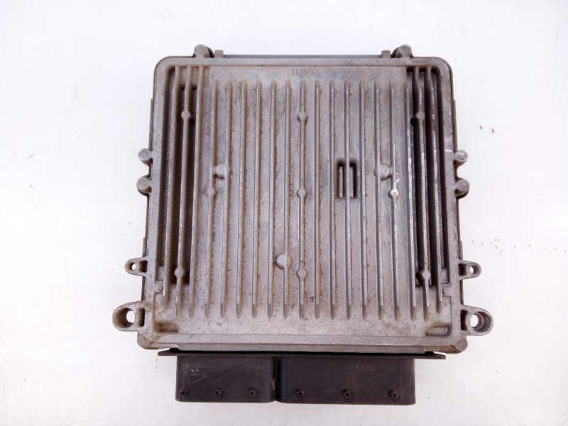 Recambio de centralita motor uce para dodge nitro se referencia OEM IAM P05094575AE 0281013660 E3-B6-23-1