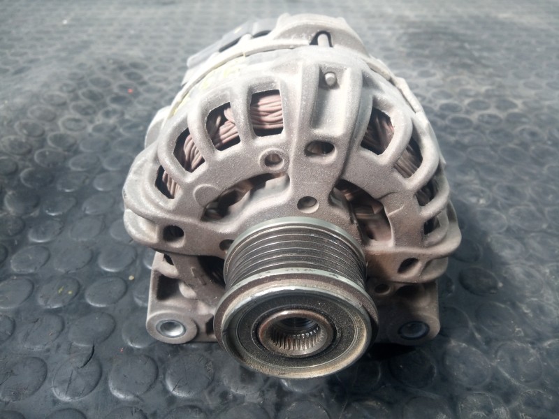 Recambio de alternador para dacia lodgy laureate referencia OEM IAM 231002949R  P3-B5-18-3