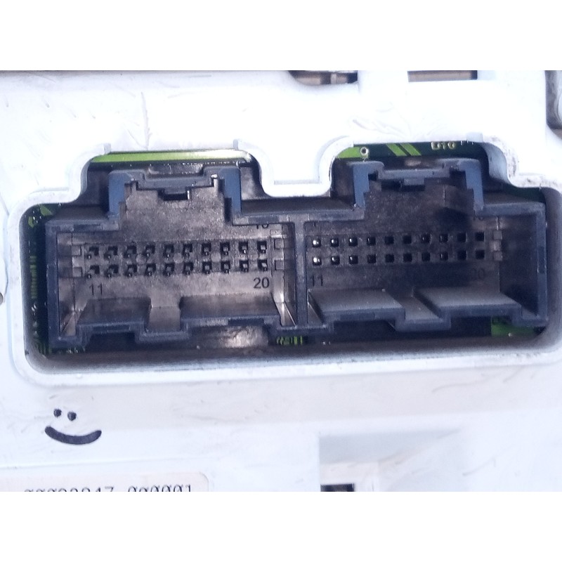 Recambio de cuadro instrumentos para dodge nitro se referencia OEM IAM 56044825AI CR0037007K0CI E3-B6-2-2