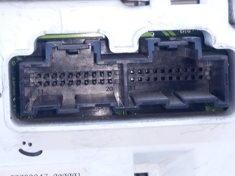 Recambio de cuadro instrumentos para dodge nitro se referencia OEM IAM 56044825AI CR0037007K0CI E3-B6-2-2