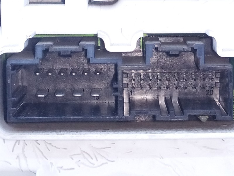 Recambio de cuadro instrumentos para dodge nitro se referencia OEM IAM 56044825AI CR0037007K0CI E3-B6-2-2