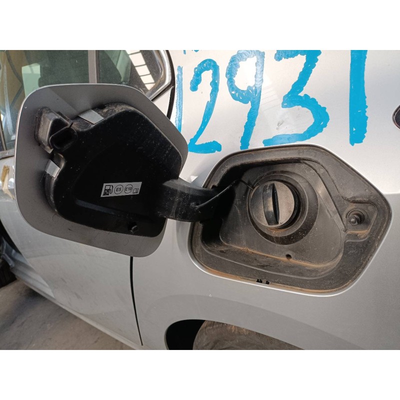 Recambio de tapa exterior combustible para opel corsa f cosmos referencia OEM IAM   
